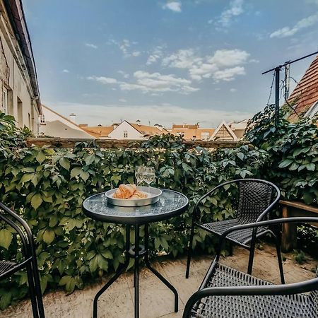 Spacious - 140 Square Meters Apartment, Vilnius City Centre Exterior foto